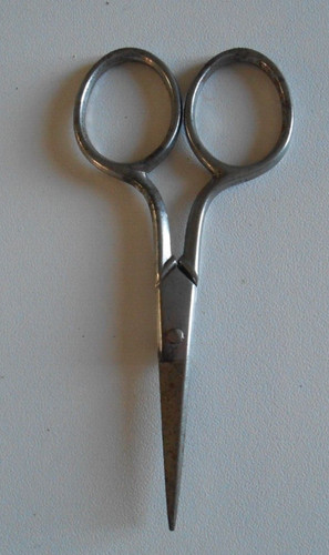 Ancien petit ciseau - petit,